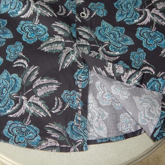 Robert Graham LAWS Floral Print Button Shirt - Picture 4 of 5